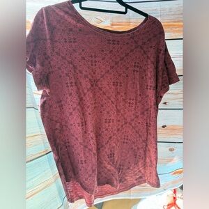 Sonoma Burgundy Short-Sleeve Scoop Neck Tee with Subtle Print